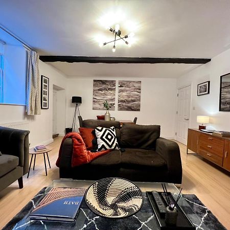 Superbly Located 2 Bedroom Luxury Apartment Bath Kültér fotó