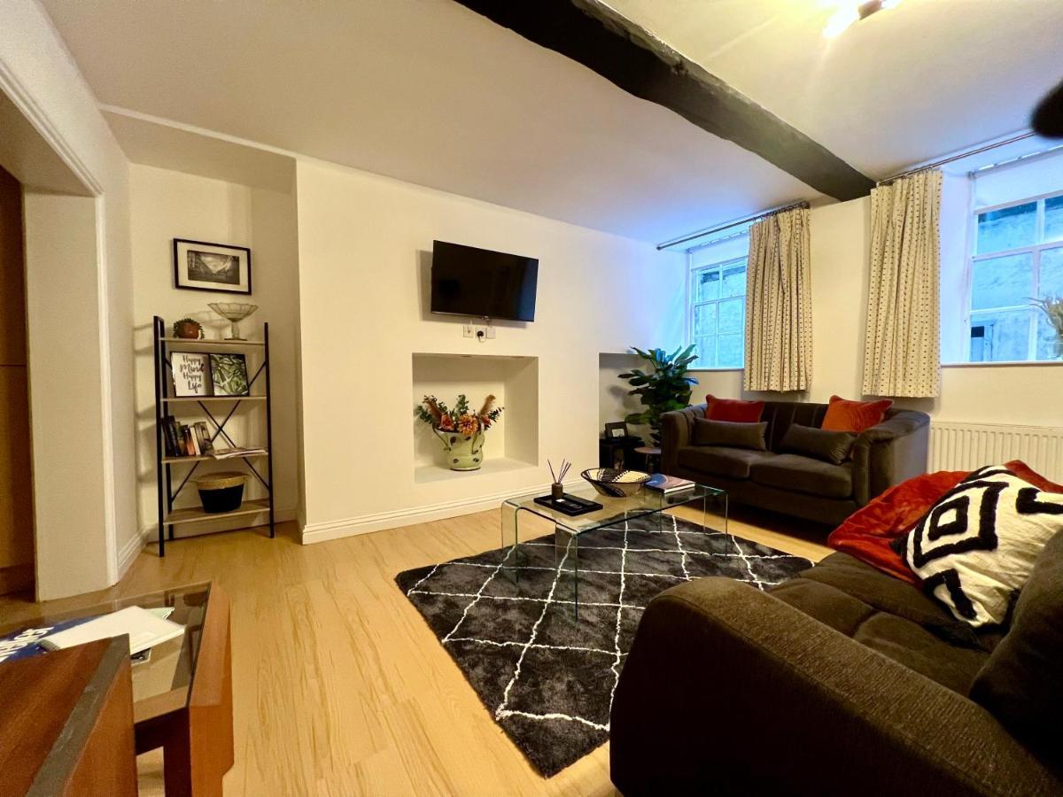 Superbly Located 2 Bedroom Luxury Apartment Bath Kültér fotó