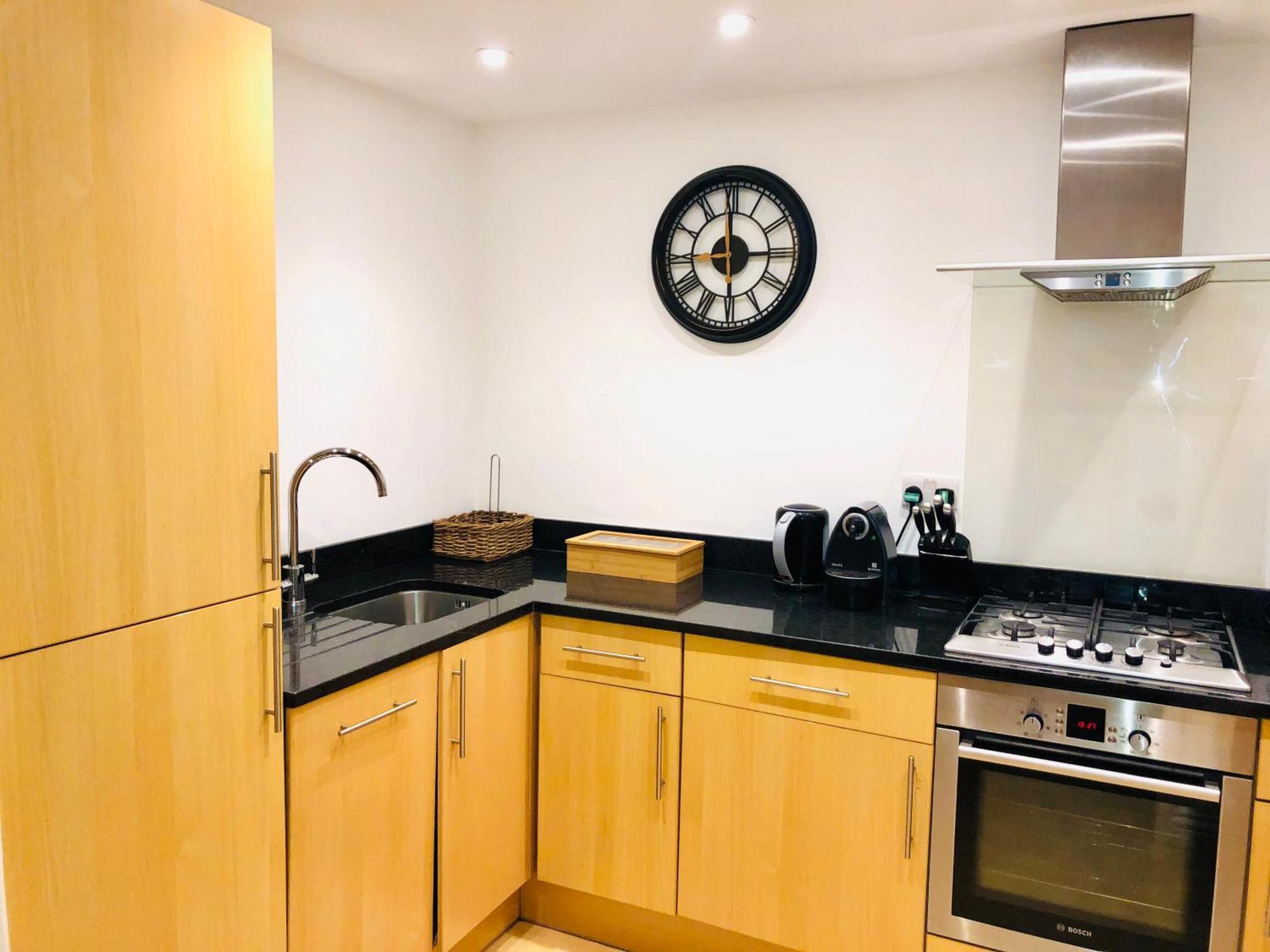Superbly Located 2 Bedroom Luxury Apartment Bath Kültér fotó