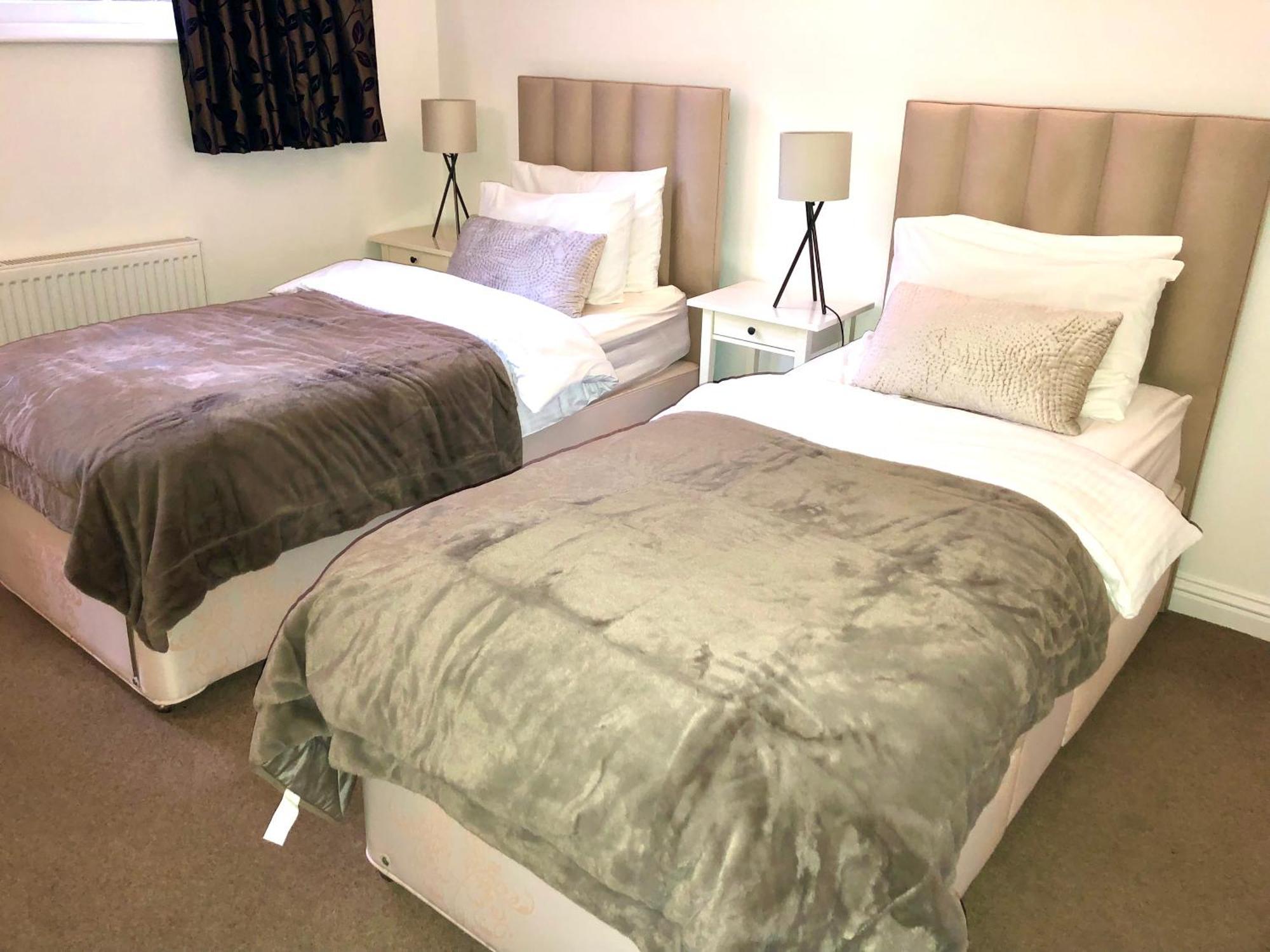 Superbly Located 2 Bedroom Luxury Apartment Bath Kültér fotó